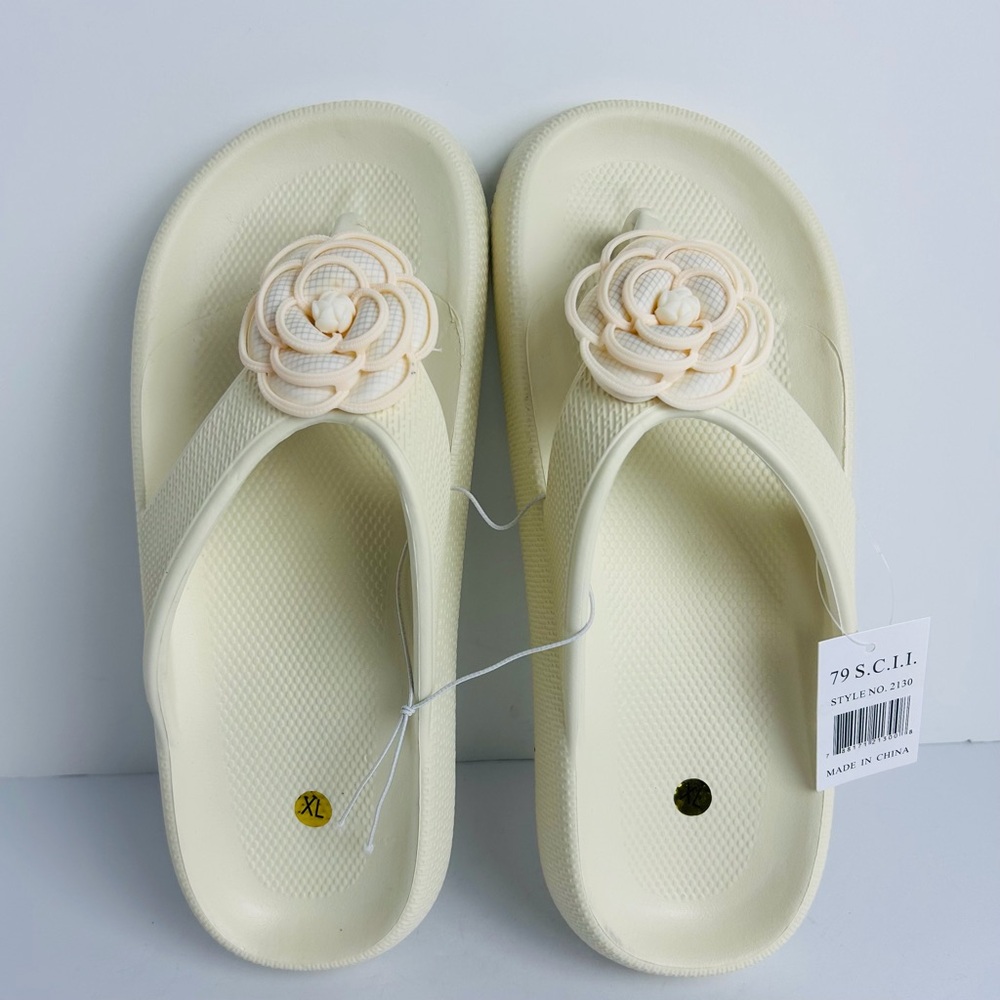 NWT Flip Flop Camellia Flower Jelly Sandals Womens XL Ivory Cushioned Waterproof